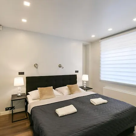 Luxury In Centre Апартаменты *